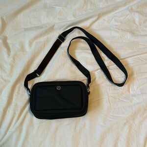 Lululemon crossbody camera bag